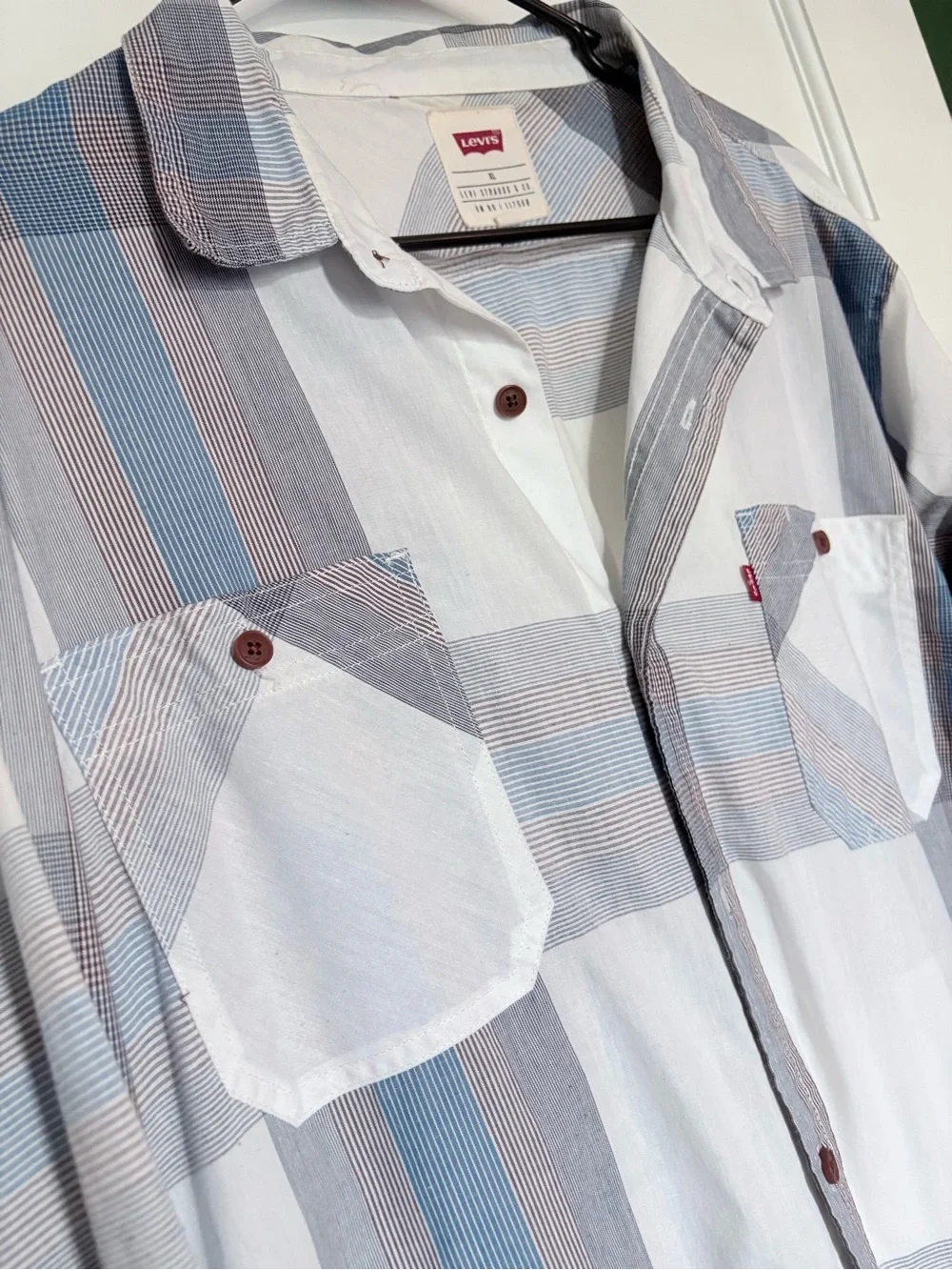 Levi's  Casual Button-Down Shirt